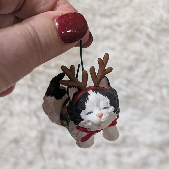 Vintage Hallmark 1998 Kitty Keepsake Ornament Purr-fect Little Deer - Picture 3 of 8